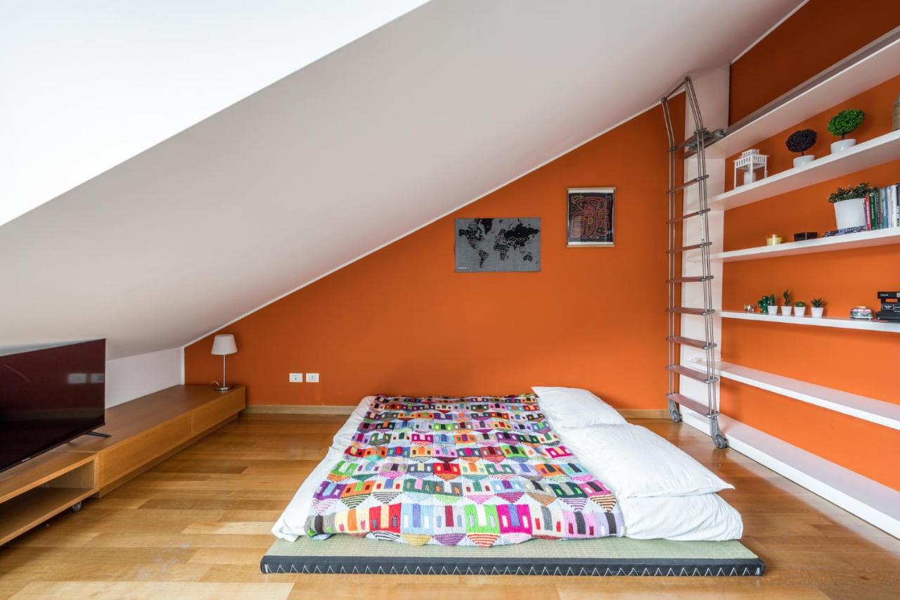 The Orange Attic - Navigli Area Lägenhet Milano Exteriör bild