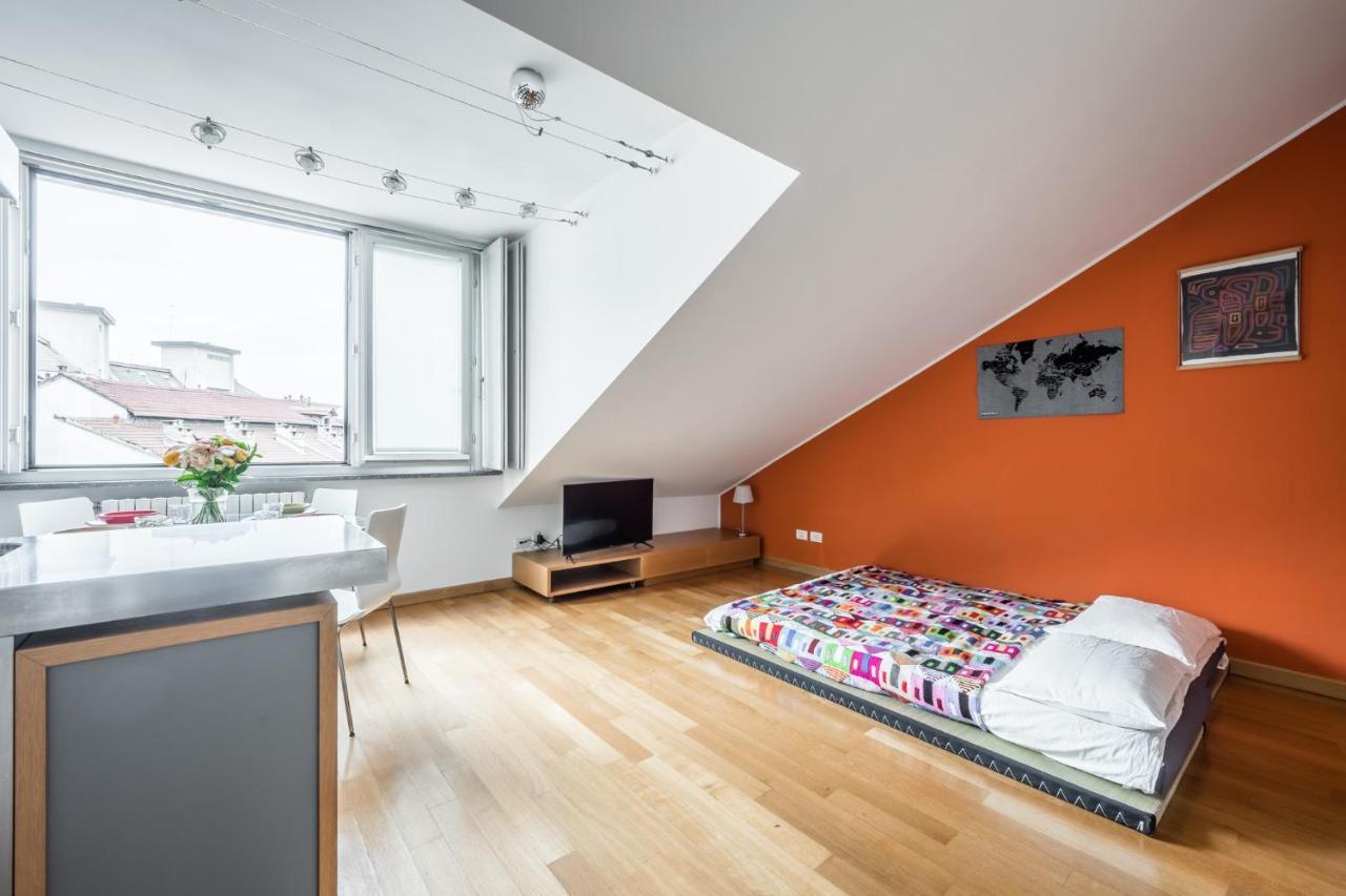The Orange Attic - Navigli Area Lägenhet Milano Exteriör bild