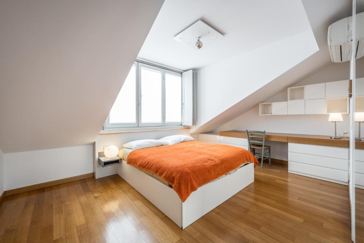 The Orange Attic - Navigli Area Lägenhet Milano Exteriör bild